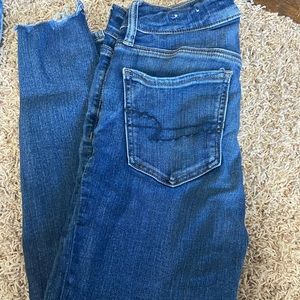 Women’s American Eagle skinny jeans